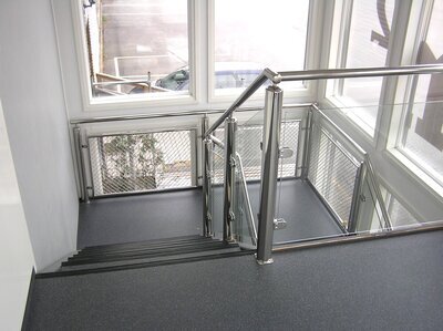 <b>Kaiteet</b><br>RST-kaiteet piirrustuksien mukaan asennettuna