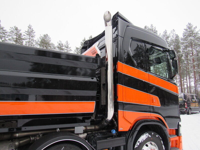 <b>Pystyputki</b><br>Soraliike Viljakainen