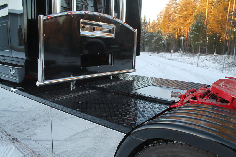 <b>Savon Raskashuolto</b><br>Kävelytasot, letkuteline