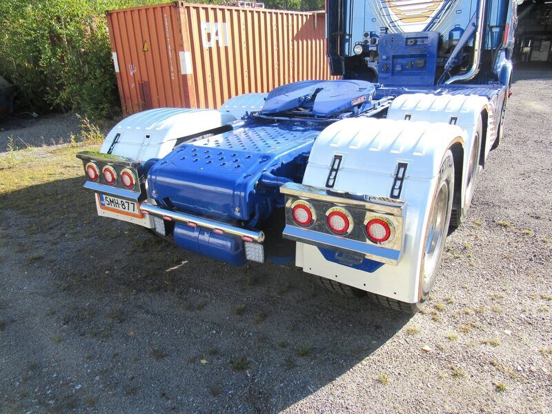 <b>Yleismalli</b><br>Takavalonkotelot pyöreille valoille